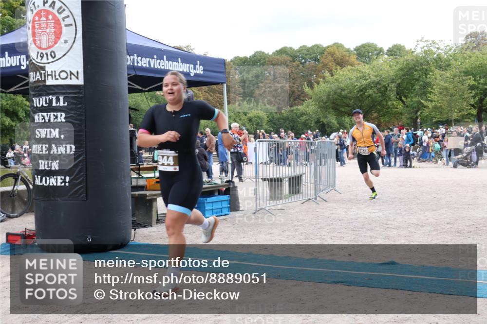 14.09.2025 - Stadtparktriathlon Strokosch-Dieckow http://msf.ph/oto/8889051 14.09.2025 12:37:28 Ziel 944, 1048 meine-sportfotos.de