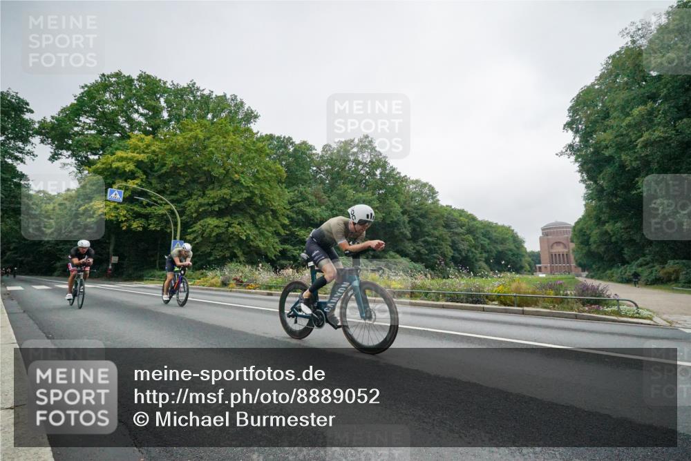 14.09.2025 - Stadtparktriathlon Michael Burmester http://msf.ph/oto/8889052 14.09.2025 09:02:41 Radfahren 323, 326, 345, 347, 361, 375, 376 meine-sportfotos.de