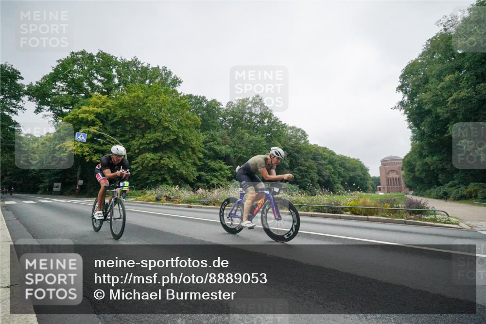 14.09.2025 - Stadtparktriathlon Michael Burmester http://msf.ph/oto/8889053 14.09.2025 09:02:42 Radfahren 323, 326, 345, 347, 361, 375, 376 meine-sportfotos.de