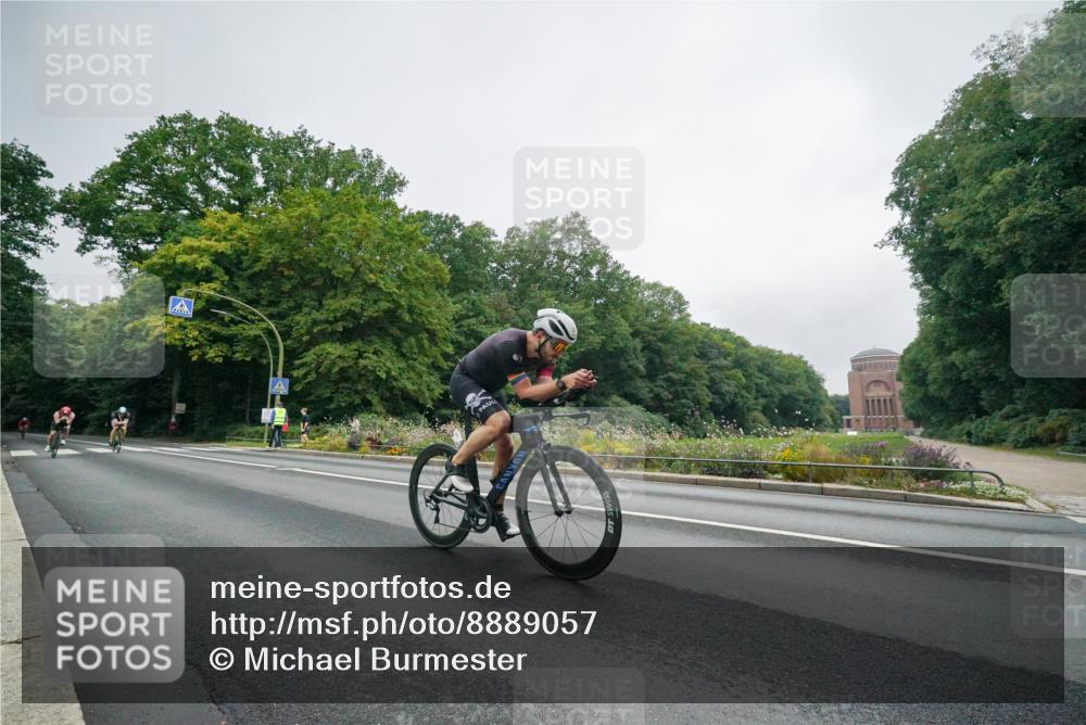 14.09.2025 - Stadtparktriathlon Michael Burmester http://msf.ph/oto/8889057 14.09.2025 09:02:47 Radfahren 302, 323, 361, 362, 375, 376 meine-sportfotos.de