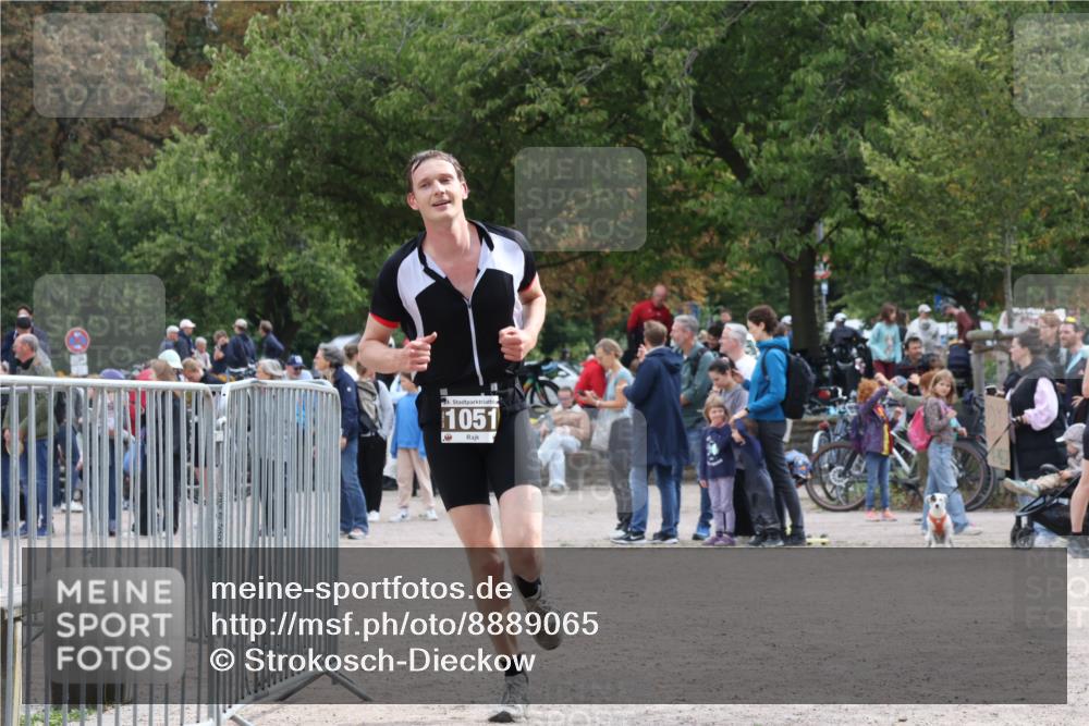 14.09.2025 - Stadtparktriathlon Strokosch-Dieckow http://msf.ph/oto/8889065 14.09.2025 12:37:37 Ziel 1051 meine-sportfotos.de