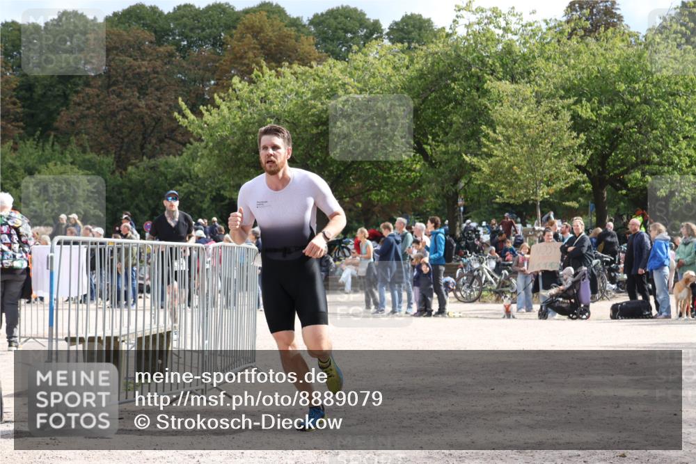 14.09.2025 - Stadtparktriathlon Strokosch-Dieckow http://msf.ph/oto/8889079 14.09.2025 12:37:46 Ziel 1027, 1115 meine-sportfotos.de