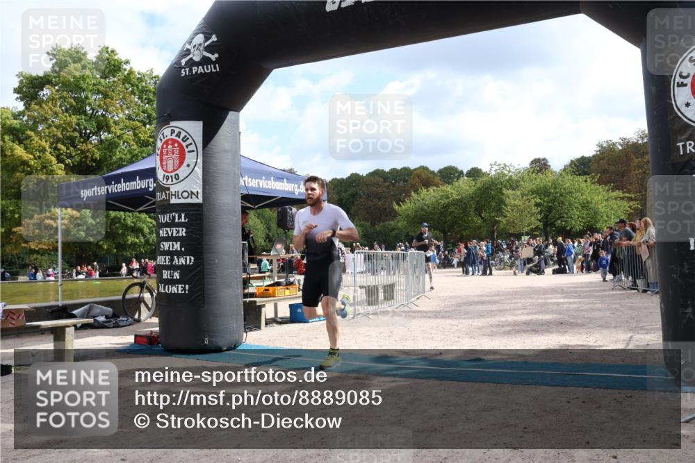 14.09.2025 - Stadtparktriathlon Strokosch-Dieckow http://msf.ph/oto/8889085 14.09.2025 12:37:47 Ziel 1027, 1115 meine-sportfotos.de