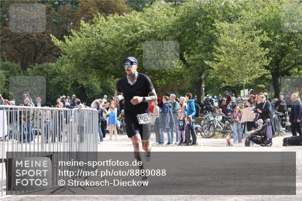 14.09.2025 - Stadtparktriathlon Strokosch-Dieckow http://msf.ph/oto/8889088 14.09.2025 12:37:48 Ziel 1027, 1115 meine-sportfotos.de