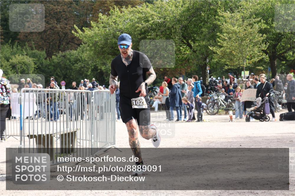 14.09.2025 - Stadtparktriathlon Strokosch-Dieckow http://msf.ph/oto/8889091 14.09.2025 12:37:49 Ziel 1027, 1115 meine-sportfotos.de