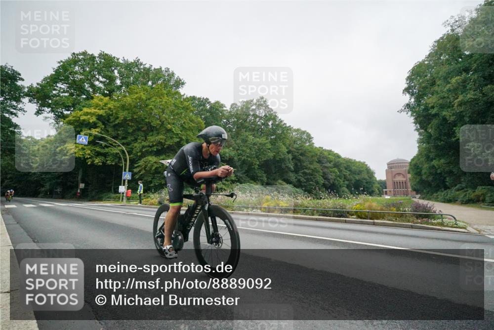 14.09.2025 - Stadtparktriathlon Michael Burmester http://msf.ph/oto/8889092 14.09.2025 09:03:53 Radfahren 311, 325, 348, 414 meine-sportfotos.de