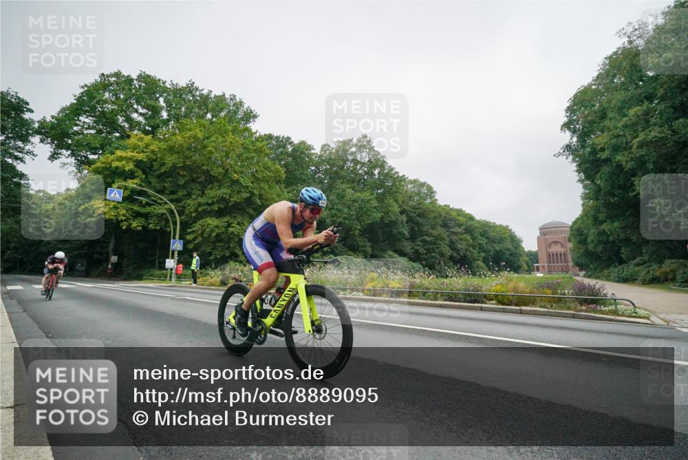 14.09.2025 - Stadtparktriathlon Michael Burmester http://msf.ph/oto/8889095 14.09.2025 09:03:56 Radfahren 311, 325, 336, 414 meine-sportfotos.de