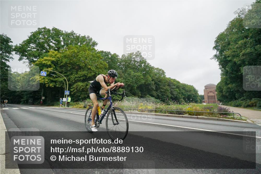 14.09.2025 - Stadtparktriathlon Michael Burmester http://msf.ph/oto/8889130 14.09.2025 09:04:56 Radfahren 378, 405, 435 meine-sportfotos.de