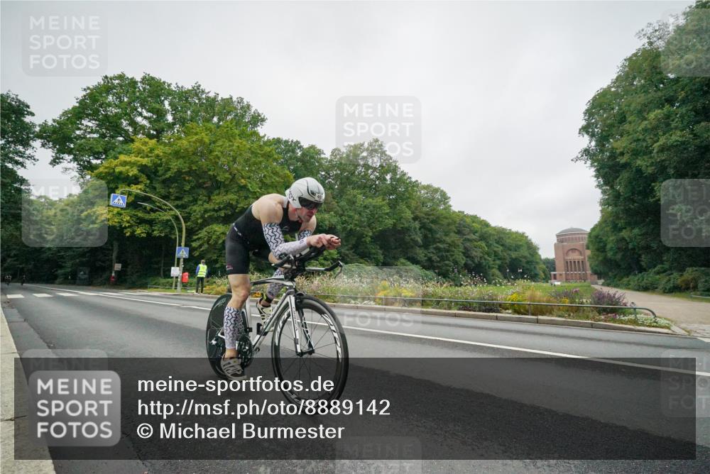 14.09.2025 - Stadtparktriathlon Michael Burmester http://msf.ph/oto/8889142 14.09.2025 09:05:24 Radfahren 312, 351, 355, 408, 416, 436 meine-sportfotos.de
