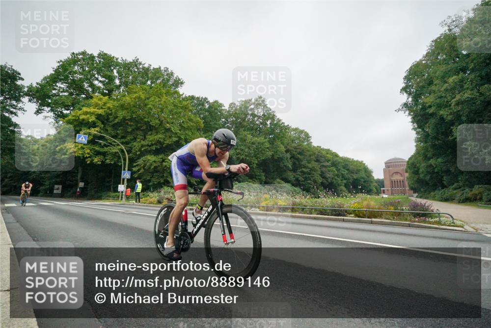 14.09.2025 - Stadtparktriathlon Michael Burmester http://msf.ph/oto/8889146 14.09.2025 09:05:30 Radfahren 310, 351, 355, 394, 416 meine-sportfotos.de