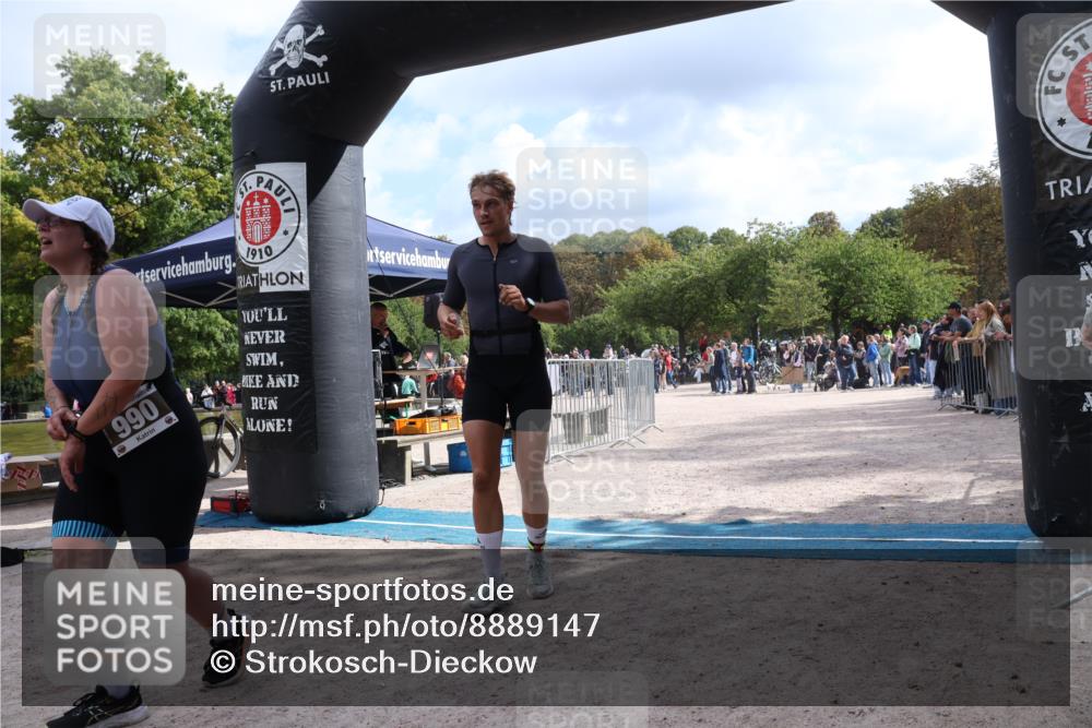 14.09.2025 - Stadtparktriathlon Strokosch-Dieckow http://msf.ph/oto/8889147 14.09.2025 12:38:16 Ziel 990, 1033, 1083, 1119 meine-sportfotos.de