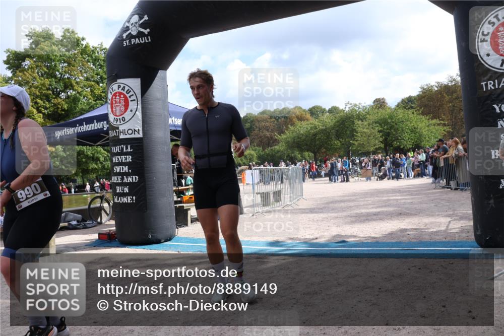 14.09.2025 - Stadtparktriathlon Strokosch-Dieckow http://msf.ph/oto/8889149 14.09.2025 12:38:17 Ziel 990, 1033, 1083 meine-sportfotos.de