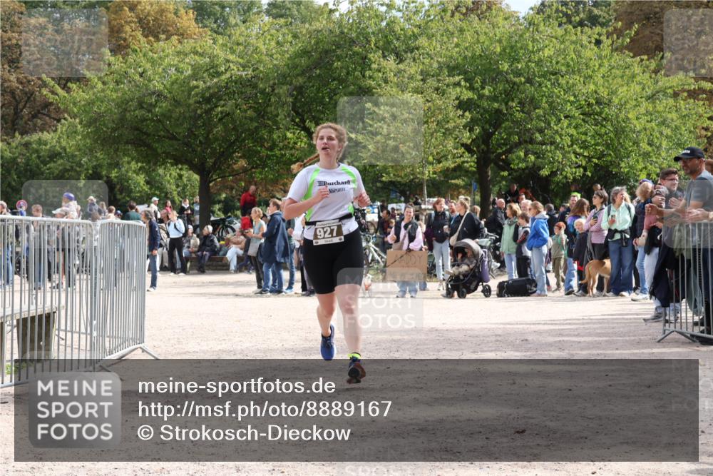 14.09.2025 - Stadtparktriathlon Strokosch-Dieckow http://msf.ph/oto/8889167 14.09.2025 12:38:38 Ziel 927 meine-sportfotos.de