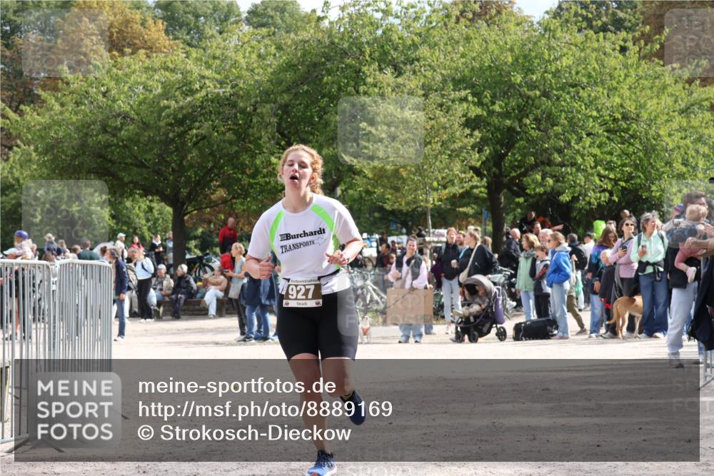 14.09.2025 - Stadtparktriathlon Strokosch-Dieckow http://msf.ph/oto/8889169 14.09.2025 12:38:38 Ziel 927 meine-sportfotos.de