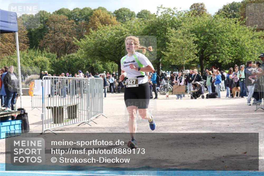 14.09.2025 - Stadtparktriathlon Strokosch-Dieckow http://msf.ph/oto/8889173 14.09.2025 12:38:39 Ziel 927 meine-sportfotos.de
