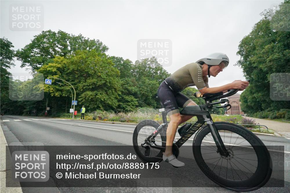 14.09.2025 - Stadtparktriathlon Michael Burmester http://msf.ph/oto/8889175 14.09.2025 09:06:12 Radfahren 335, 359, 402, 431 meine-sportfotos.de