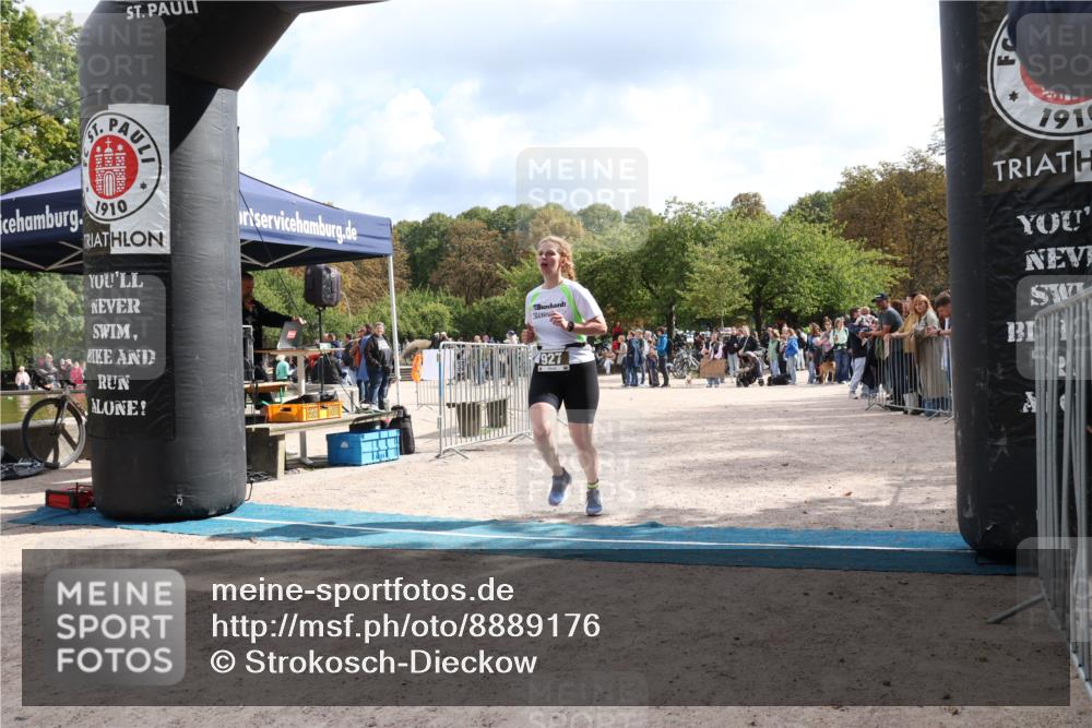 14.09.2025 - Stadtparktriathlon Strokosch-Dieckow http://msf.ph/oto/8889176 14.09.2025 12:38:39 Ziel 927 meine-sportfotos.de