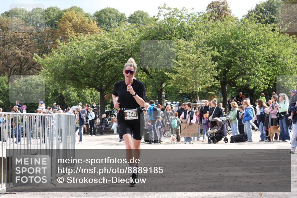 14.09.2025 - Stadtparktriathlon Strokosch-Dieckow http://msf.ph/oto/8889185 14.09.2025 12:38:51 Ziel 966 meine-sportfotos.de