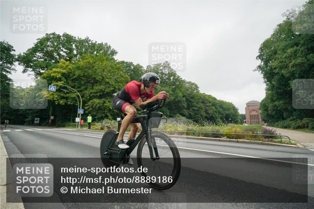 14.09.2025 - Stadtparktriathlon Michael Burmester http://msf.ph/oto/8889186 14.09.2025 09:06:24 Radfahren 331, 346, 359, 402, 422 meine-sportfotos.de