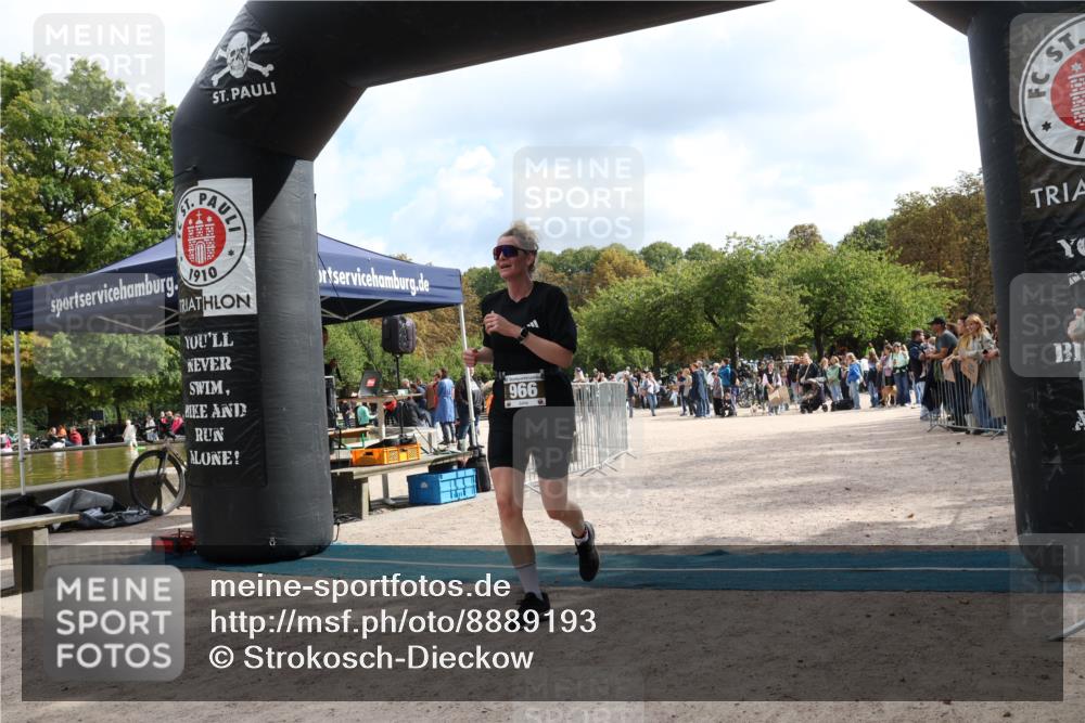 14.09.2025 - Stadtparktriathlon Strokosch-Dieckow http://msf.ph/oto/8889193 14.09.2025 12:38:54 Ziel 966 meine-sportfotos.de