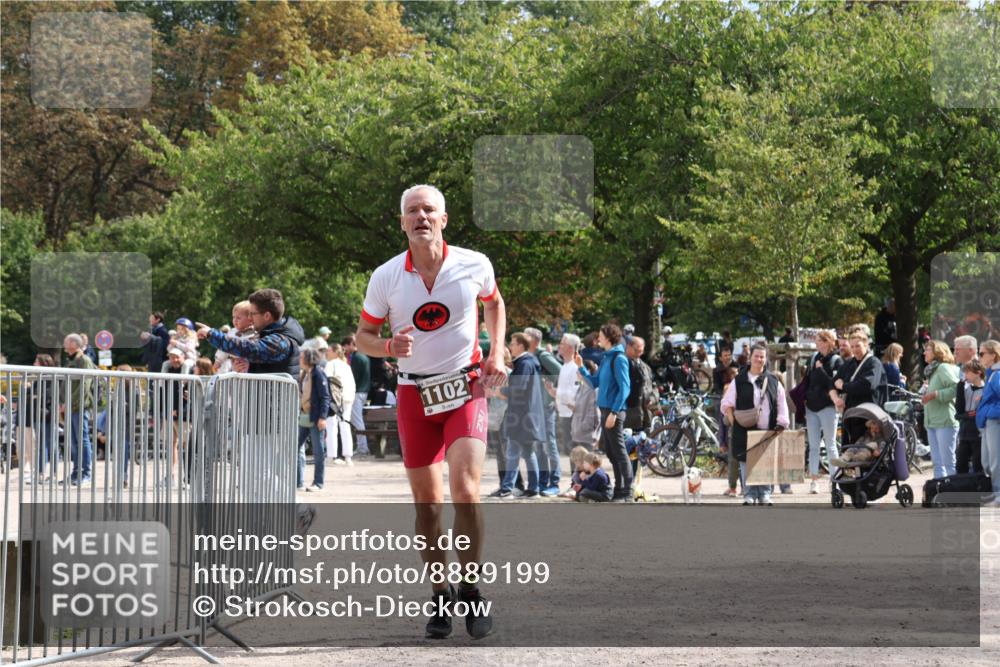 14.09.2025 - Stadtparktriathlon Strokosch-Dieckow http://msf.ph/oto/8889199 14.09.2025 12:39:18 Ziel 1102 meine-sportfotos.de