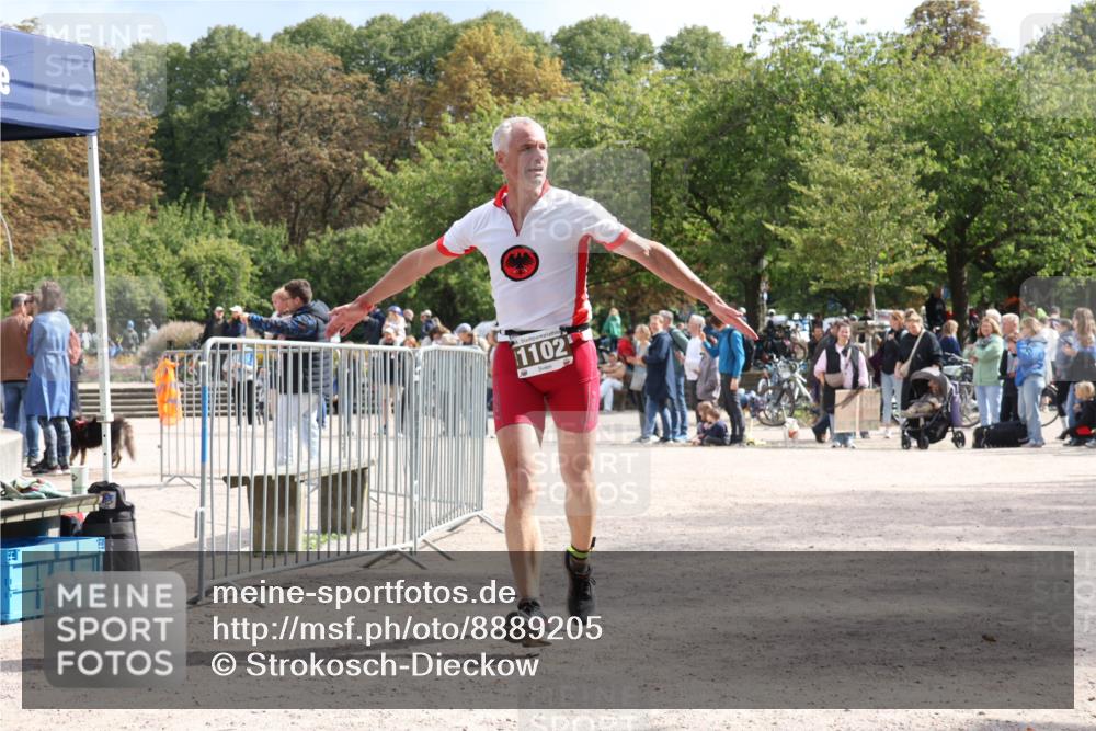14.09.2025 - Stadtparktriathlon Strokosch-Dieckow http://msf.ph/oto/8889205 14.09.2025 12:39:20 Ziel 1102 meine-sportfotos.de