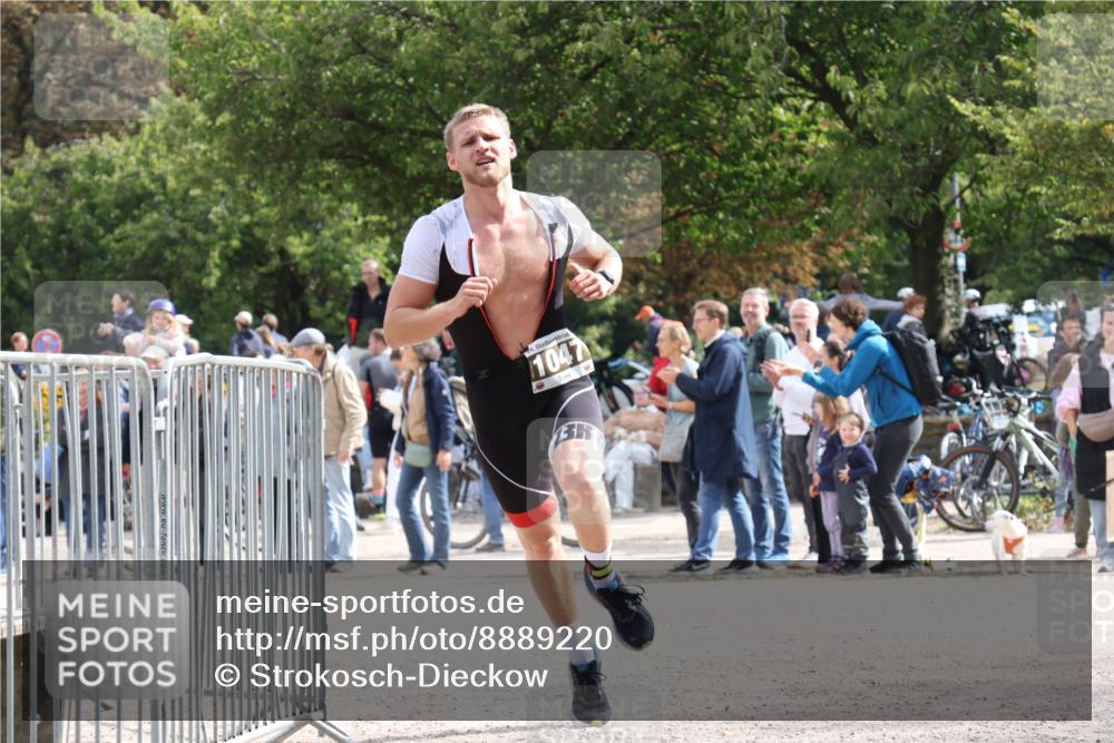 14.09.2025 - Stadtparktriathlon Strokosch-Dieckow http://msf.ph/oto/8889220 14.09.2025 12:39:30 Ziel 1047 meine-sportfotos.de