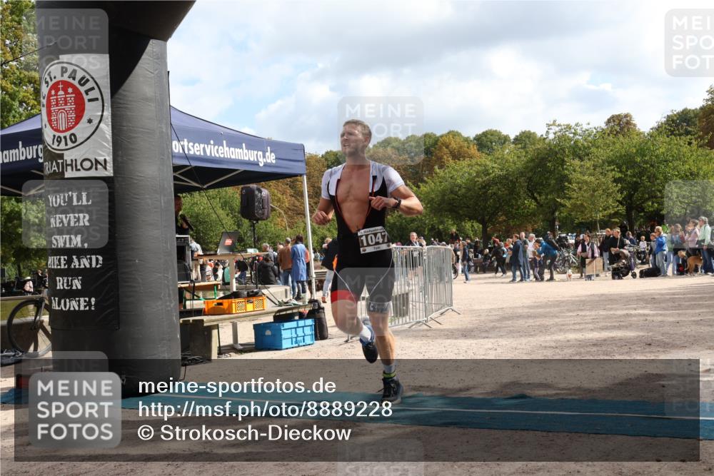 14.09.2025 - Stadtparktriathlon Strokosch-Dieckow http://msf.ph/oto/8889228 14.09.2025 12:39:32 Ziel 995, 1047 meine-sportfotos.de