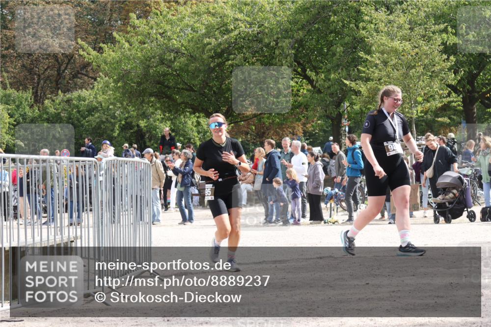14.09.2025 - Stadtparktriathlon Strokosch-Dieckow http://msf.ph/oto/8889237 14.09.2025 12:39:36 Ziel 995, 1047 meine-sportfotos.de