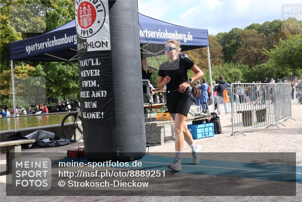 14.09.2025 - Stadtparktriathlon Strokosch-Dieckow http://msf.ph/oto/8889251 14.09.2025 12:39:39 Ziel 995 meine-sportfotos.de