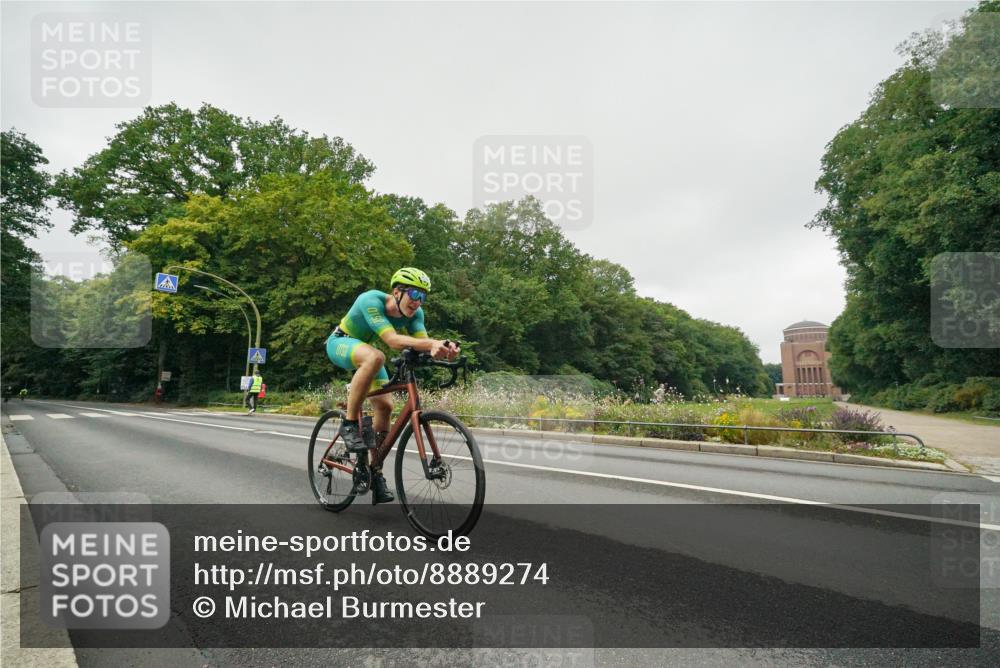 14.09.2025 - Stadtparktriathlon Michael Burmester http://msf.ph/oto/8889274 14.09.2025 09:09:02 Radfahren 323, 352, 353, 362, 375, 434 meine-sportfotos.de