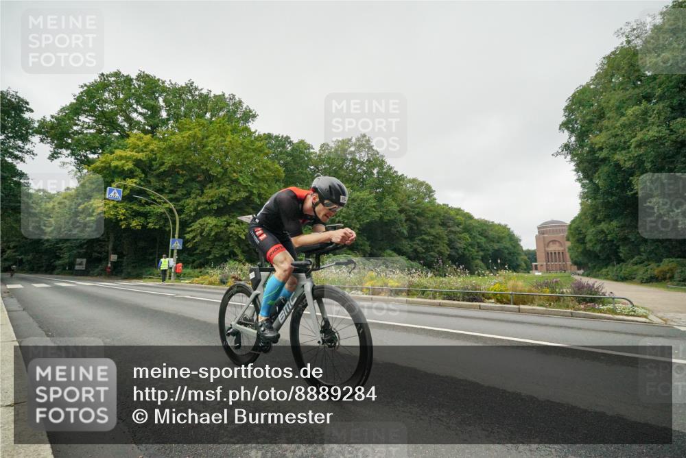 14.09.2025 - Stadtparktriathlon Michael Burmester http://msf.ph/oto/8889284 14.09.2025 09:09:11 Radfahren 323, 341, 352, 353, 375 meine-sportfotos.de