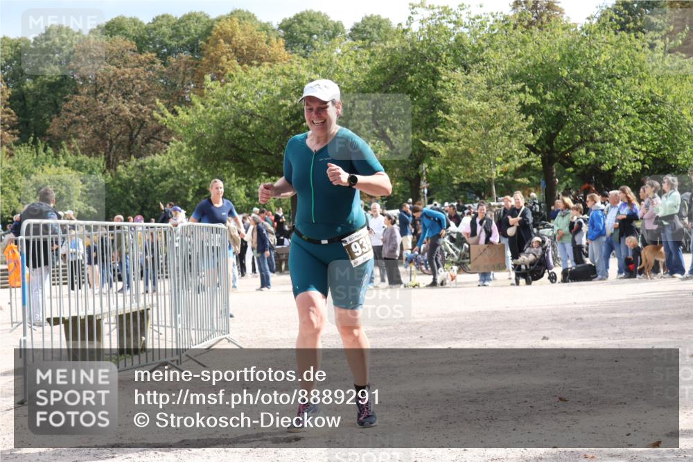 14.09.2025 - Stadtparktriathlon Strokosch-Dieckow http://msf.ph/oto/8889291 14.09.2025 12:39:56 Ziel 936, 939, 948, 960, 1054, 1097 meine-sportfotos.de