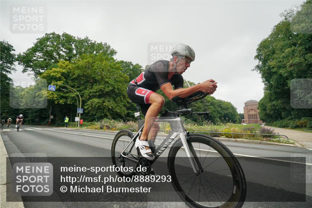 14.09.2025 - Stadtparktriathlon Michael Burmester http://msf.ph/oto/8889293 14.09.2025 09:09:27 Radfahren 337, 349, 354, 361, 376, 379, 398, 451 meine-sportfotos.de