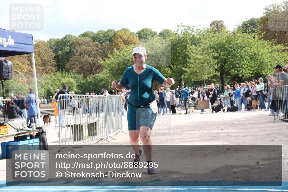 14.09.2025 - Stadtparktriathlon Strokosch-Dieckow http://msf.ph/oto/8889295 14.09.2025 12:39:56 Ziel 936, 939, 948, 960, 1054, 1097 meine-sportfotos.de