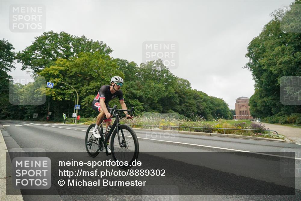 14.09.2025 - Stadtparktriathlon Michael Burmester http://msf.ph/oto/8889302 14.09.2025 09:09:40 Radfahren 399 meine-sportfotos.de