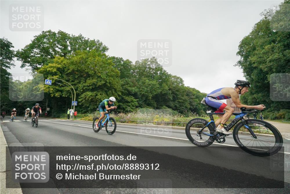 14.09.2025 - Stadtparktriathlon Michael Burmester http://msf.ph/oto/8889312 14.09.2025 09:10:05 Radfahren 311, 315, 328, 348, 350, 357, 387, 413, 414 meine-sportfotos.de