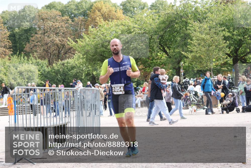 14.09.2025 - Stadtparktriathlon Strokosch-Dieckow http://msf.ph/oto/8889318 14.09.2025 12:40:02 Ziel 936, 939, 1054, 1099 meine-sportfotos.de