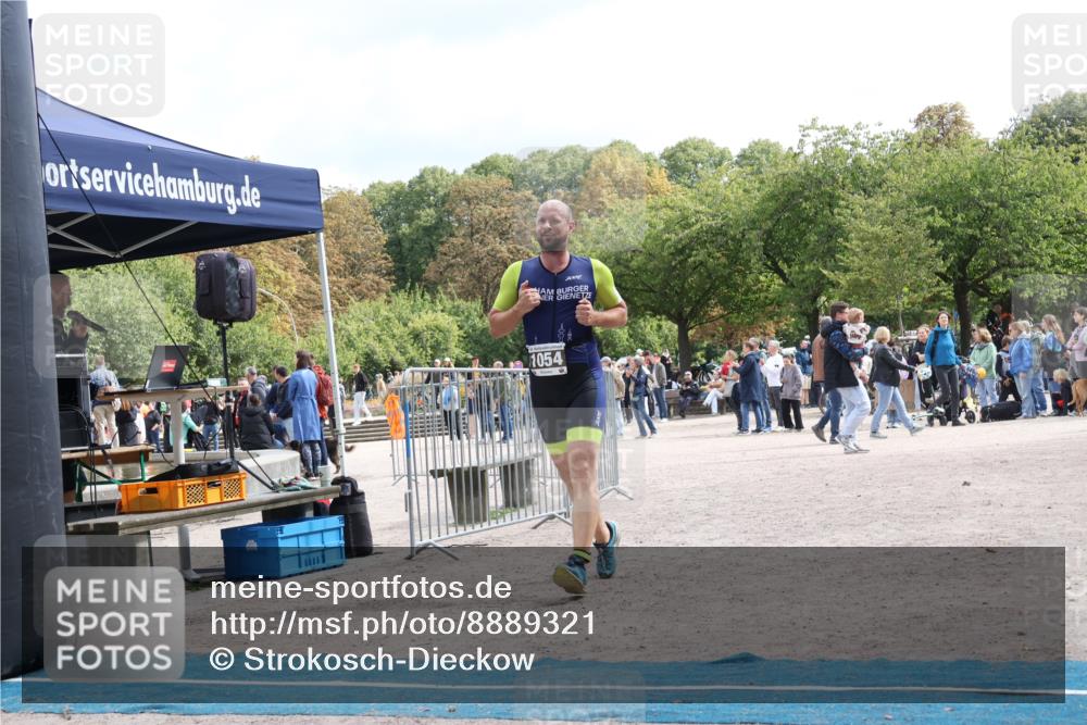 14.09.2025 - Stadtparktriathlon Strokosch-Dieckow http://msf.ph/oto/8889321 14.09.2025 12:40:03 Ziel 936, 1054, 1099 meine-sportfotos.de