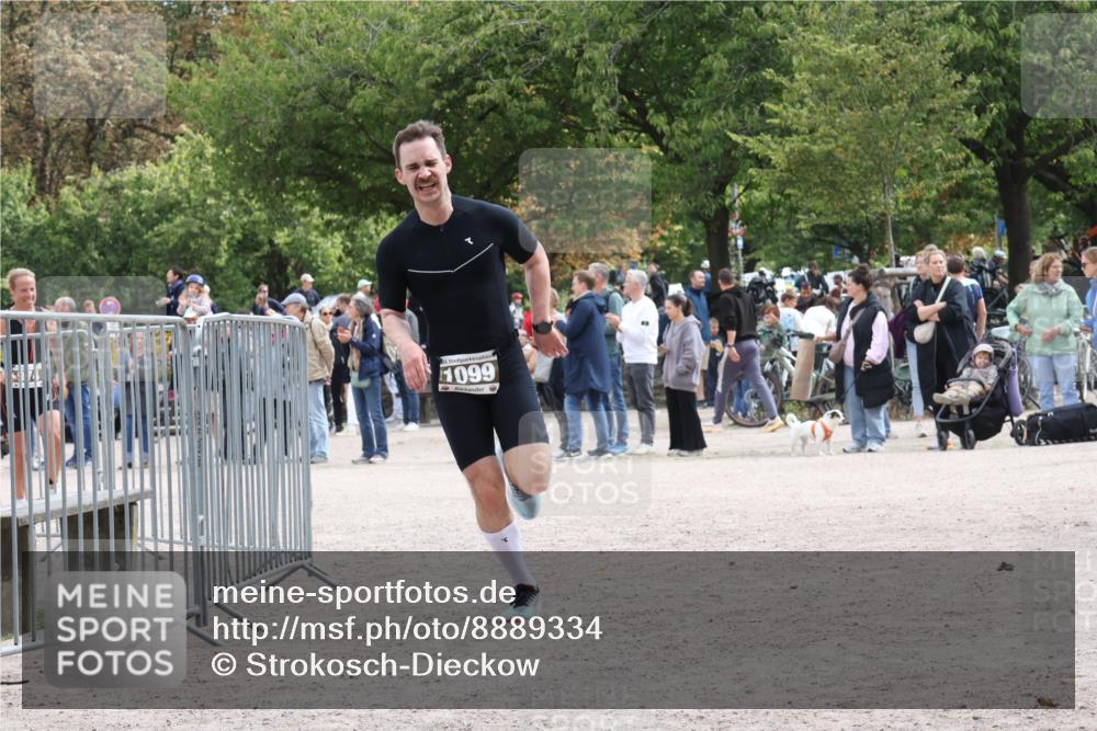 14.09.2025 - Stadtparktriathlon Strokosch-Dieckow http://msf.ph/oto/8889334 14.09.2025 12:40:08 Ziel 974, 1054, 1099 meine-sportfotos.de