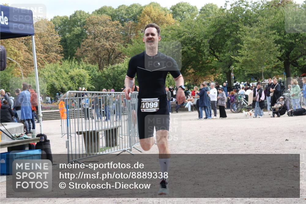 14.09.2025 - Stadtparktriathlon Strokosch-Dieckow http://msf.ph/oto/8889338 14.09.2025 12:40:09 Ziel 974, 1054, 1099 meine-sportfotos.de