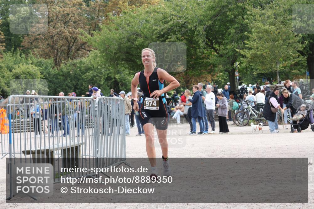 14.09.2025 - Stadtparktriathlon Strokosch-Dieckow http://msf.ph/oto/8889350 14.09.2025 12:40:11 Ziel 974, 1062, 1099 meine-sportfotos.de