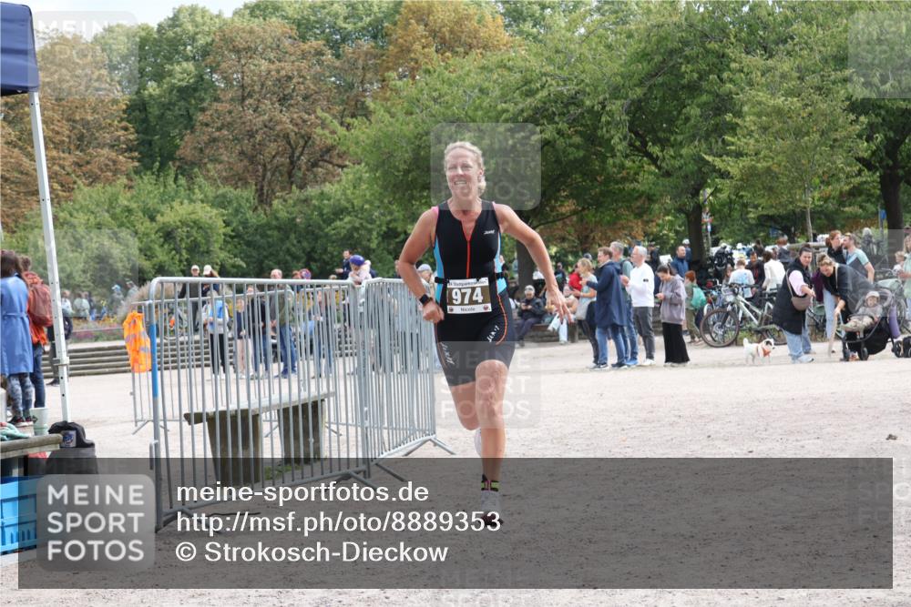 14.09.2025 - Stadtparktriathlon Strokosch-Dieckow http://msf.ph/oto/8889353 14.09.2025 12:40:11 Ziel 974, 1062, 1099 meine-sportfotos.de