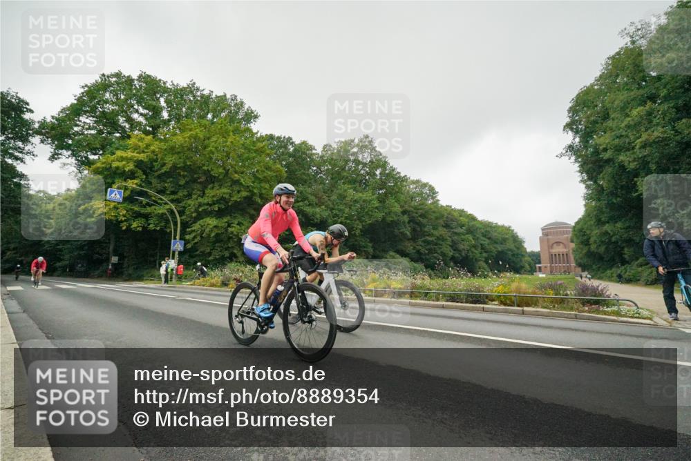 14.09.2025 - Stadtparktriathlon Michael Burmester http://msf.ph/oto/8889354 14.09.2025 09:10:57 Radfahren 302, 351, 360, 382, 415, 421, 435 meine-sportfotos.de
