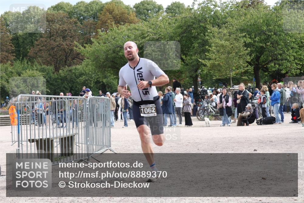 14.09.2025 - Stadtparktriathlon Strokosch-Dieckow http://msf.ph/oto/8889370 14.09.2025 12:40:16 Ziel 974, 1062 meine-sportfotos.de
