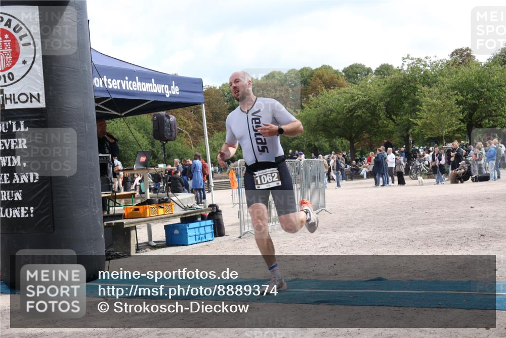 14.09.2025 - Stadtparktriathlon Strokosch-Dieckow http://msf.ph/oto/8889374 14.09.2025 12:40:17 Ziel 974, 1062 meine-sportfotos.de