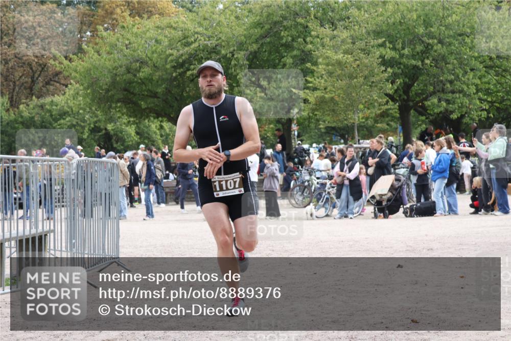 14.09.2025 - Stadtparktriathlon Strokosch-Dieckow http://msf.ph/oto/8889376 14.09.2025 12:40:28 Ziel 1107 meine-sportfotos.de