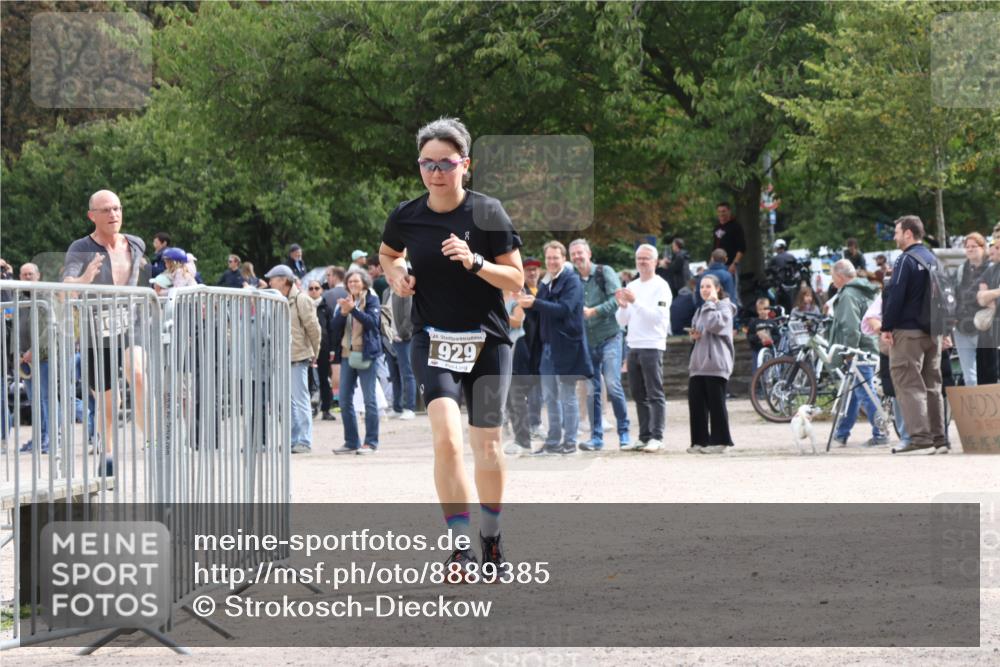 14.09.2025 - Stadtparktriathlon Strokosch-Dieckow http://msf.ph/oto/8889385 14.09.2025 12:40:41 Ziel 929, 1031, 1039 meine-sportfotos.de