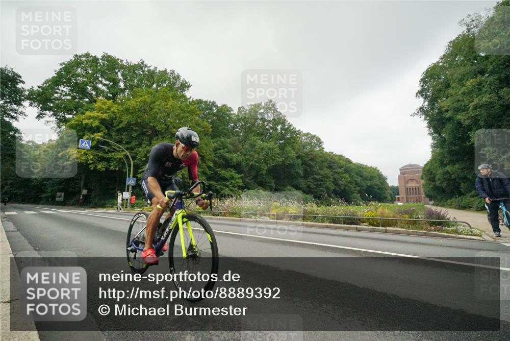 14.09.2025 - Stadtparktriathlon Michael Burmester http://msf.ph/oto/8889392 14.09.2025 09:11:31 Radfahren 316, 378, 405, 423 meine-sportfotos.de