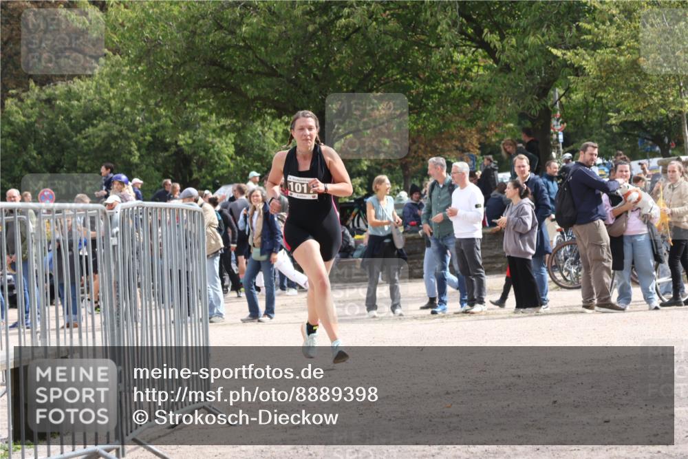 14.09.2025 - Stadtparktriathlon Strokosch-Dieckow http://msf.ph/oto/8889398 14.09.2025 12:40:56 Ziel 1017 meine-sportfotos.de